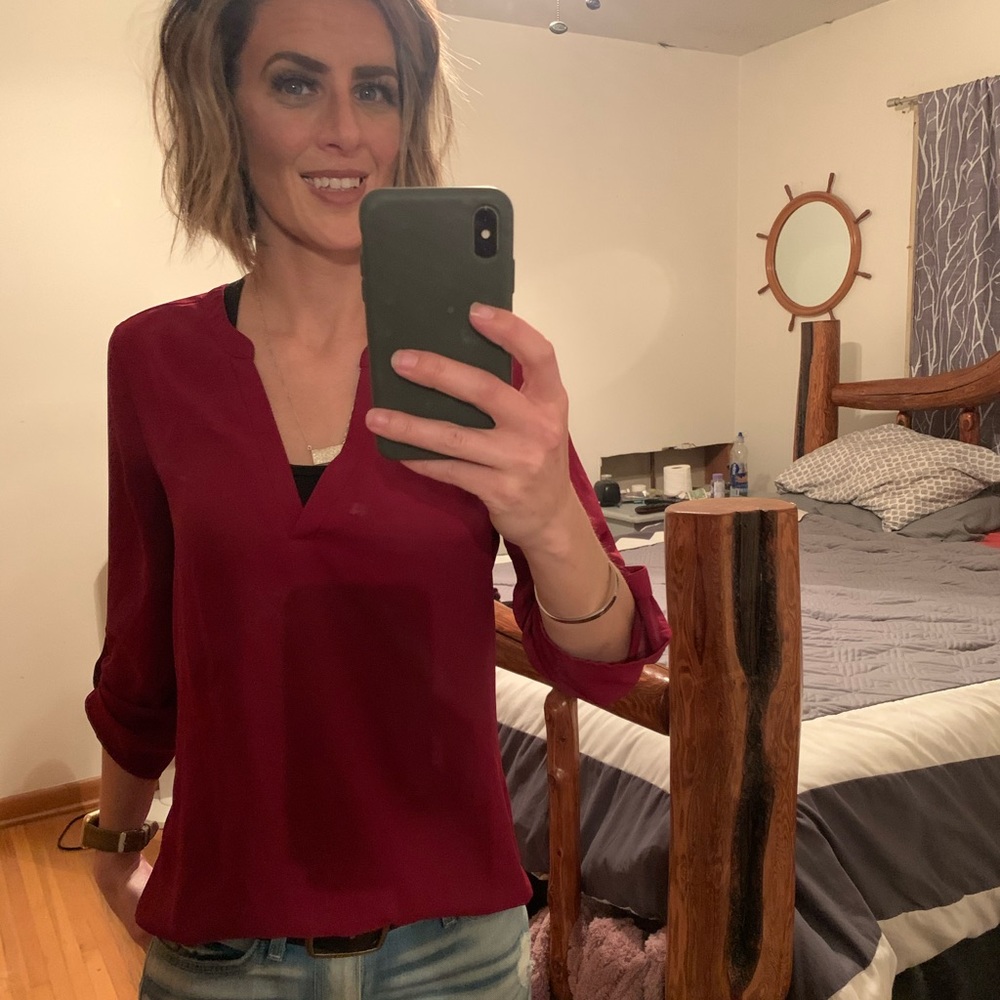 Women’s burgundy chiffon vneck top